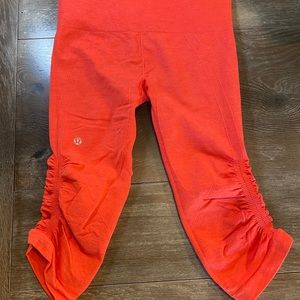 LuluLemon below the knee scrunch legging